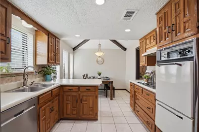 2247 Valley Mill, Carrollton, TX 75006 - Photo 23