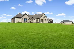 241 Martin Dr, Granbury, TX 76049 - Photo 3