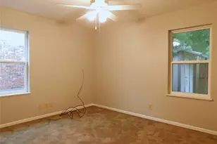 325 W Jones St, Krum, TX 76249 - Photo 17