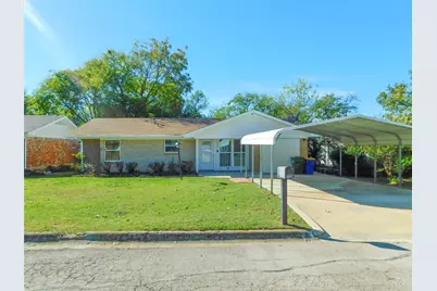 325 W Jones Street, Krum, TX 76249 - Photo 1