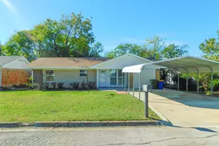 325 W Jones St, Krum, TX 76249 - Photo 1