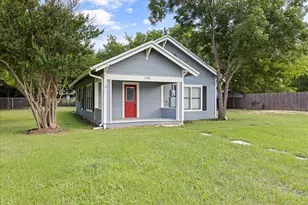145 E Denmark St, Walnut Springs, TX 76690 - Photo 3