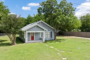 145 E Denmark St, Walnut Springs, TX 76690 - Photo 5