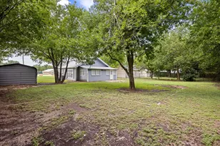 145 E Denmark St, Walnut Springs, TX 76690 - Photo 17