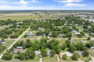 145 E Denmark St, Walnut Springs, TX 76690 - Photo 37