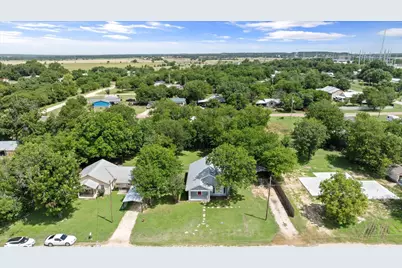 145 E Denmark Street, Walnut Springs, TX 76690 - Photo 7