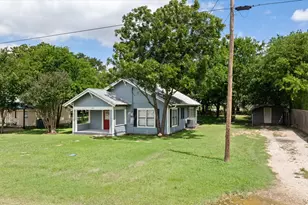 145 E Denmark St, Walnut Springs, TX 76690 - Photo 11