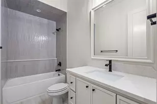 1130 E Landings N, Granbury, TX 76049 - Photo 29