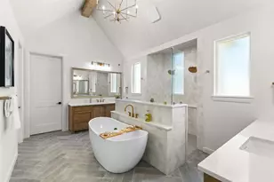 1130 E Landings N, Granbury, TX 76049 - Photo 25