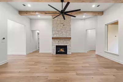1130 E Landings N, Granbury, TX 76049 - Photo 9