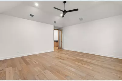 1130 E Landings N, Granbury, TX 76049 - Photo 27