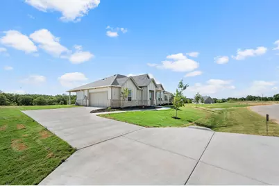 110 Brush Creek Drive, Boyd, TX 76023 - Photo 3