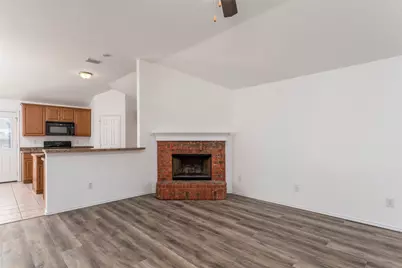 7427 Fossil Creek Drive, Arlington, TX 76002 - Photo 9