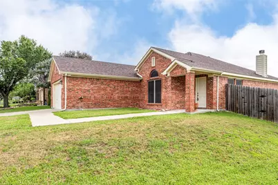 7427 Fossil Creek Drive, Arlington, TX 76002 - Photo 3