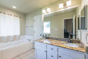 4722 Bayberry St, Flower Mound, TX 75028 - Photo 9
