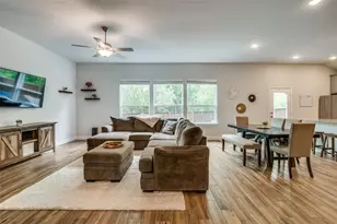8221 Hampton Dr, Rowlett, TX 75089 - Photo 9