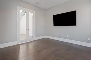 1328 Viridian Park Ln, Arlington, TX 76005 - Photo 5