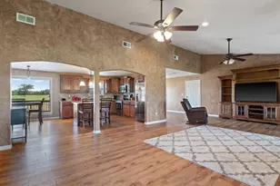 537 SW 12th Ave, Mt Pleasant, TX 75455 - Photo 9