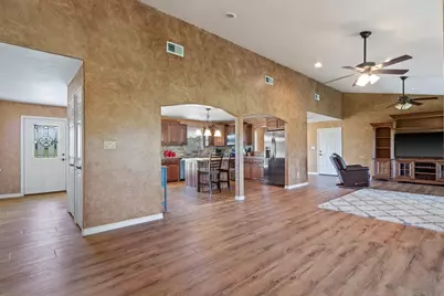 537 SW 12th Avenue, Mt Pleasant, TX 75455 - Photo 7