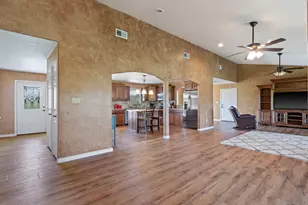 537 SW 12th Ave, Mt Pleasant, TX 75455 - Photo 7