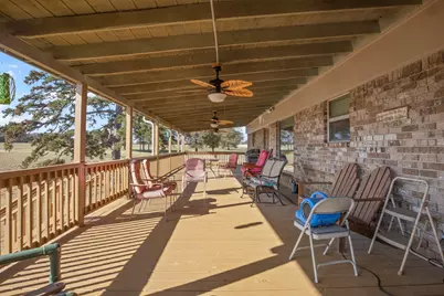 537 SW 12th Avenue, Mt Pleasant, TX 75455 - Photo 3