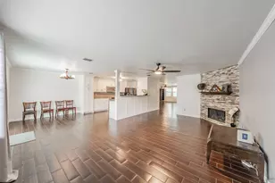 337 Snapdragon Ct, Burleson, TX 76028 - Photo 19