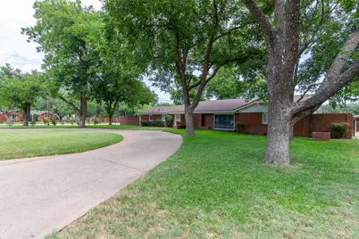 1401 Woodridge Drive, Abilene, TX 79605 - Photo 3
