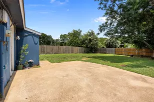 7036 Sandybrook Dr, Fort Worth, TX 76120 - Photo 21