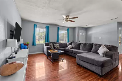 7036 Sandybrook Drive, Fort Worth, TX 76120 - Photo 7