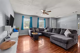 7036 Sandybrook Dr, Fort Worth, TX 76120 - Photo 7