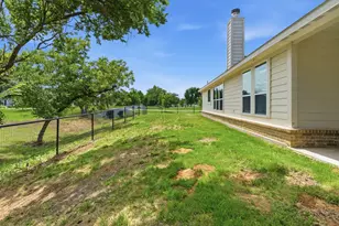 113 Cooper Ct, Springtown, TX 76082 - Photo 31