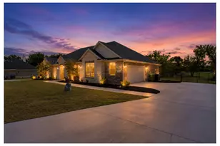 113 Cooper Ct, Springtown, TX 76082 - Photo 1
