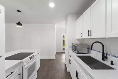 530 Edgemere Drive, Garland, TX 75043 - Photo 9