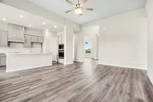 1913 Barrix Ln, DeSoto, TX 75115 - Photo 9
