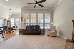 604 Satinwood Ln, Euless, TX 76039 - Photo 9