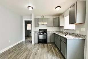 2621 E 12th St, Fort Worth, TX 76111 - Photo 9