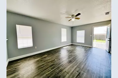 2621 E 12th Street, Fort Worth, TX 76111 - Photo 7