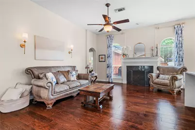 2007 Hunter Place Court, Arlington, TX 76006 - Photo 9