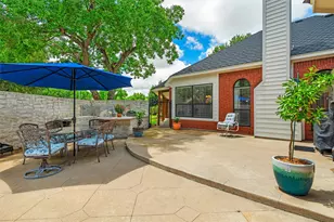 2007 Hunter Pl Ct, Arlington, TX 76006 - Photo 3