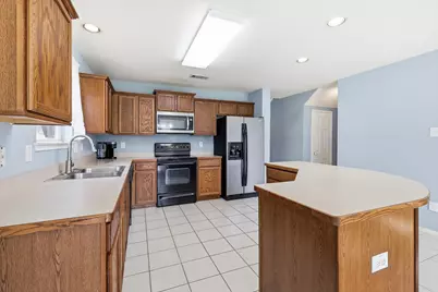 1703 Wolf Creek Drive, Arlington, TX 76018 - Photo 9