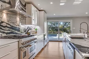 9755 Van Dyke Rd, Dallas, TX 75218 - Photo 17