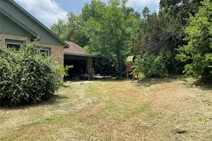 508 N 1st St, Cranfills Gap, TX 76637 - Photo 3