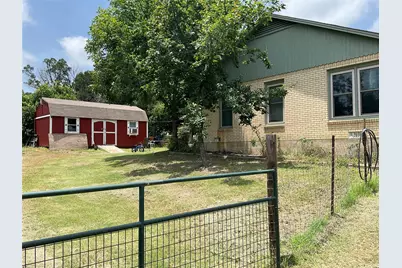 508 N 1st Street, Cranfills Gap, TX 76637 - Photo 13