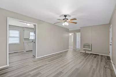 303 W Davis Street, Blue Ridge, TX 75424 - Photo 3