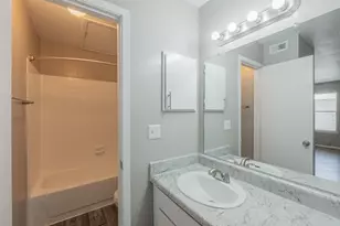 1122 Millview Dr, Arlington, TX 76012 - Photo 3