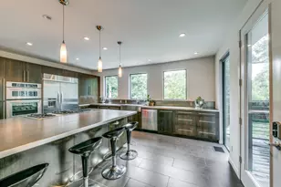 919 Knott Pl, Dallas, TX 75208 - Photo 13