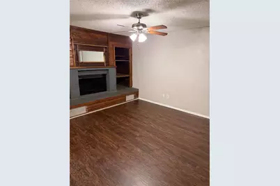 1005 Fairfax Court, Arlington, TX 76015 - Photo 5