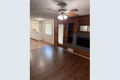 1005 Fairfax Court, Arlington, TX 76015 - Photo 3