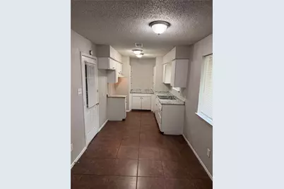 1005 Fairfax Court, Arlington, TX 76015 - Photo 7