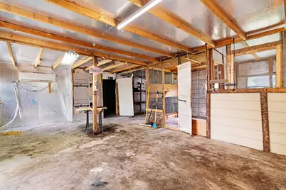735 1st Street SW, Detroit, TX 75436 - Photo 9